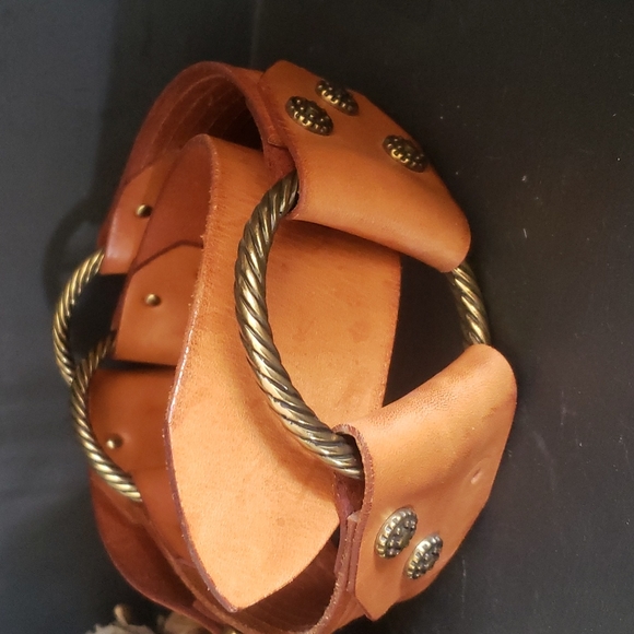 EUC Linea Pelle leather belt with brass details - Picture 2 of 9